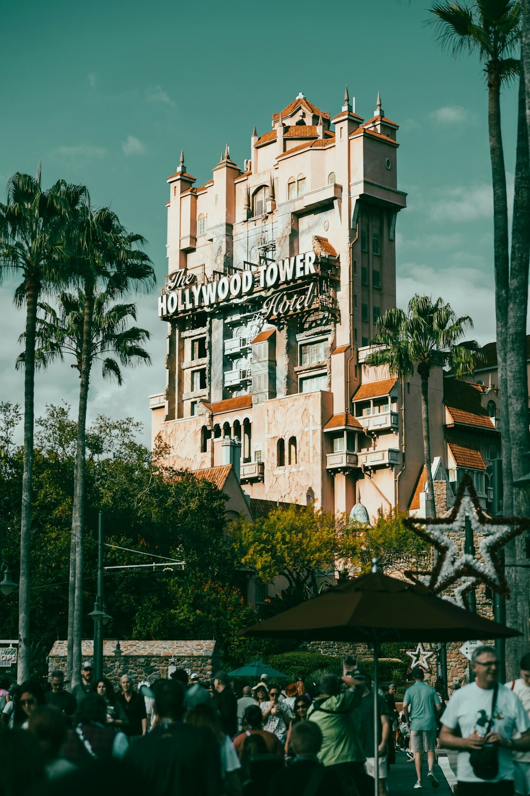 hollywood mansion exterior
